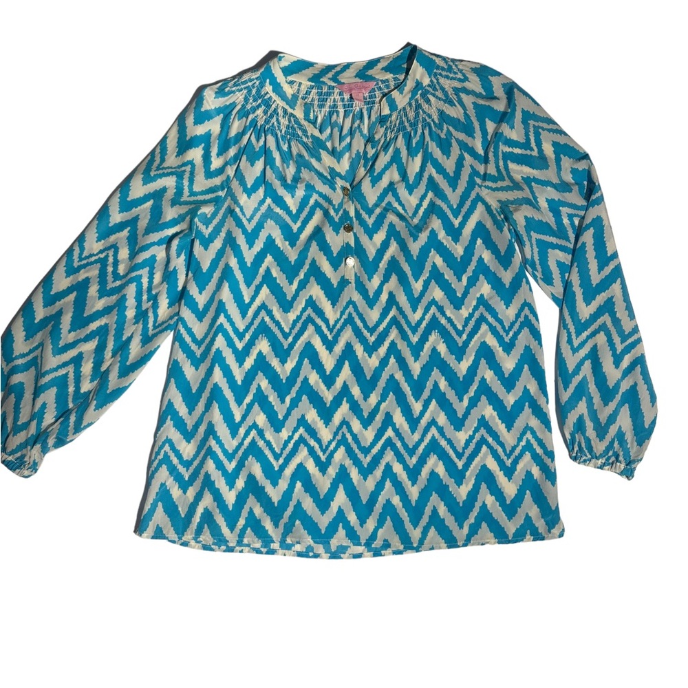 Lilly Pulitzer silk top size XS. Aqua and white. “Lilly” buttons on front